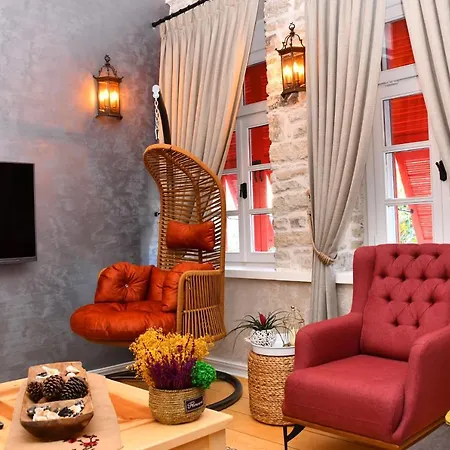 Tarihi Sakiz Hanim Konagi - Eski Hotel