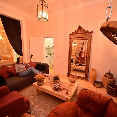 Tarihi Sakiz Hanim Konagi - Eski Hotel