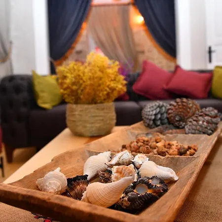 Hotel Tarihi Sakiz Hanim Konagi - Eski
