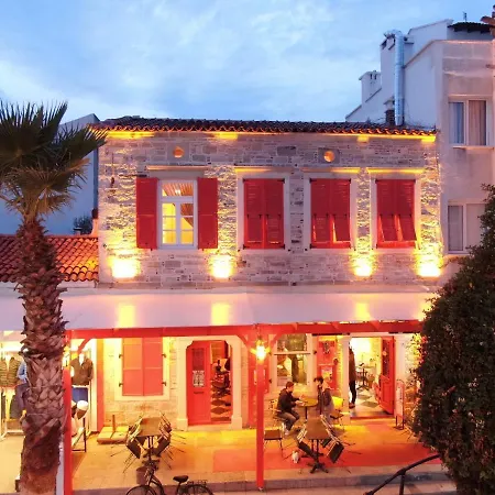 Tarihi Sakiz Hanim Konagi - Eski Hotel Foça