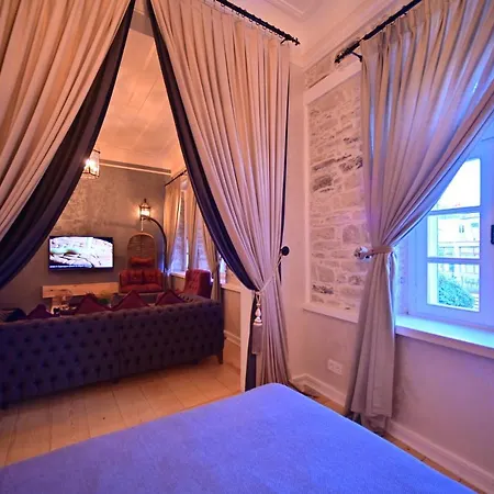 Tarihi Sakiz Hanim Konagi - Eski Hotel