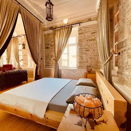 Hotel Tarihi Sakiz Hanim Konagi - Eski Foça